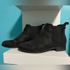 Tom’s Ella booties size 8.5